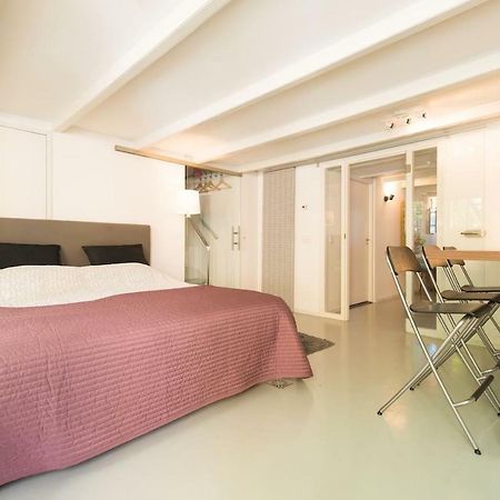 Quiet Apartment For 4 At Park In Center Amsterdam Bagian luar foto